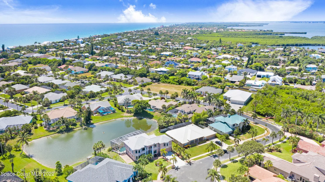 Photo of 334 Island Drive