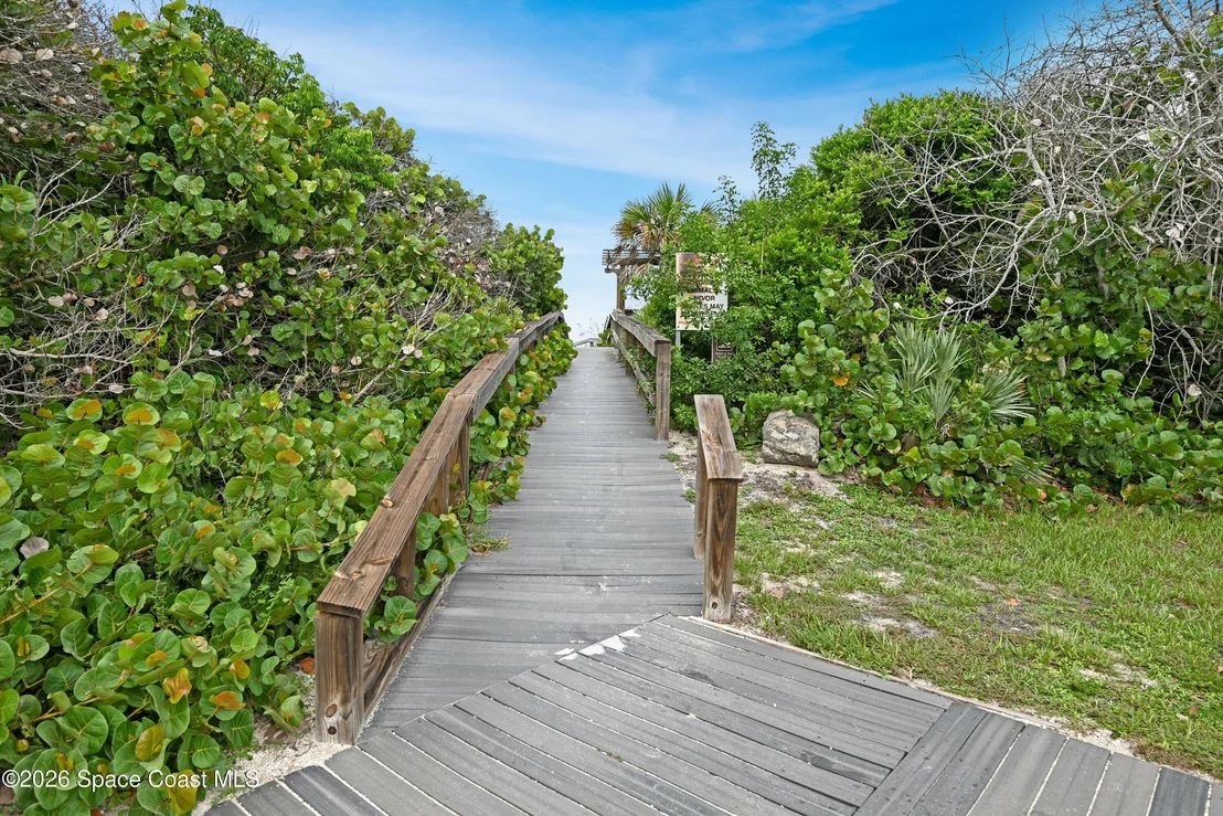 Photo of 451 E Egret Circle