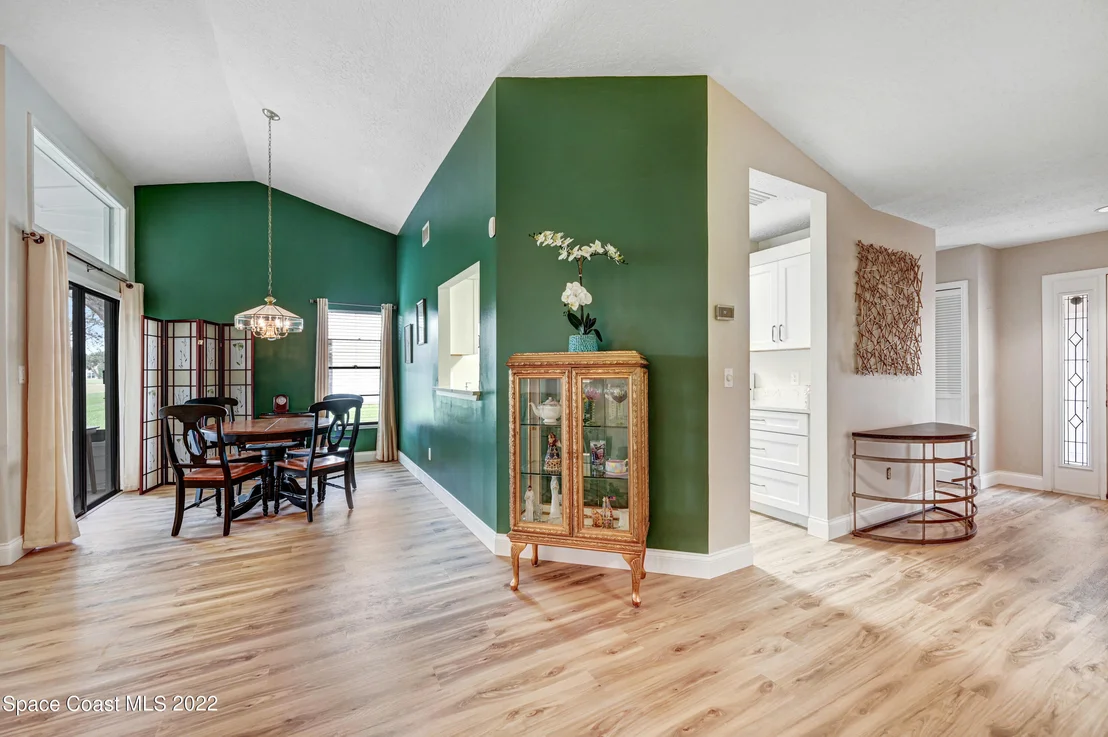 Photo of 820 Ridge Lake Drive