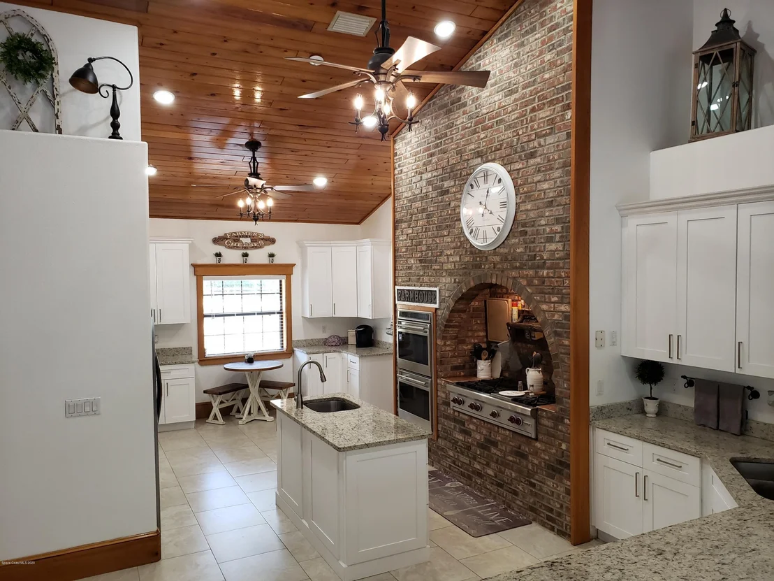 Photo of 555 Hale Road