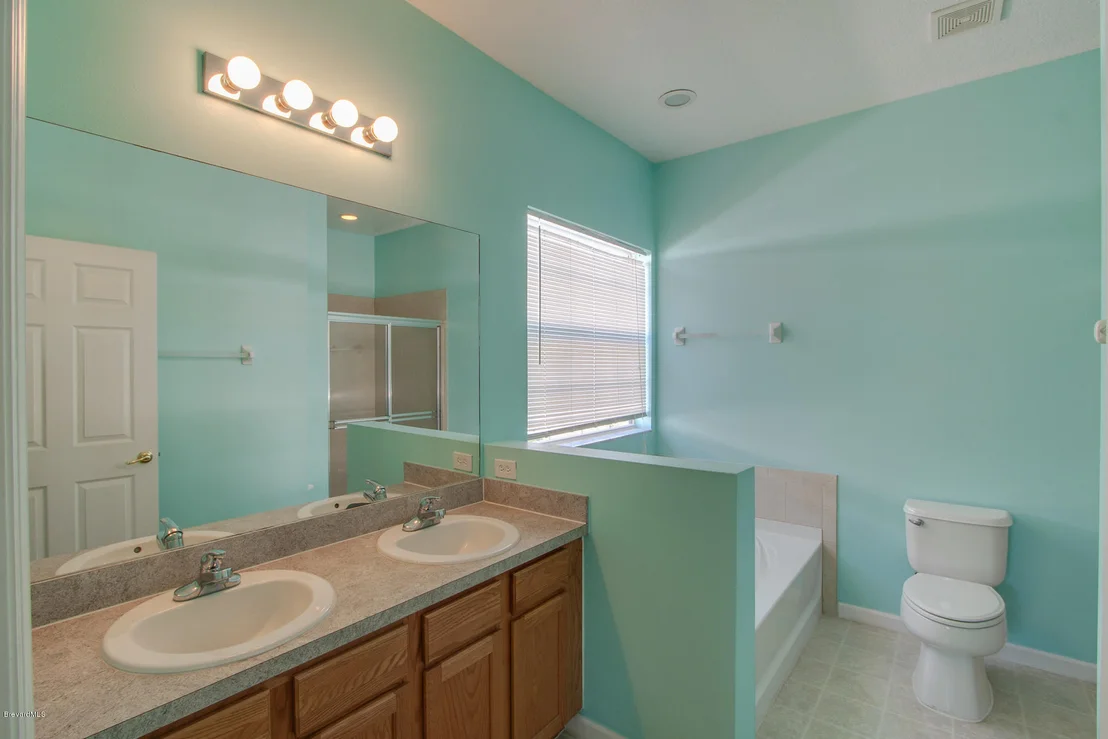 Photo of 228 SE Abernathy Circle