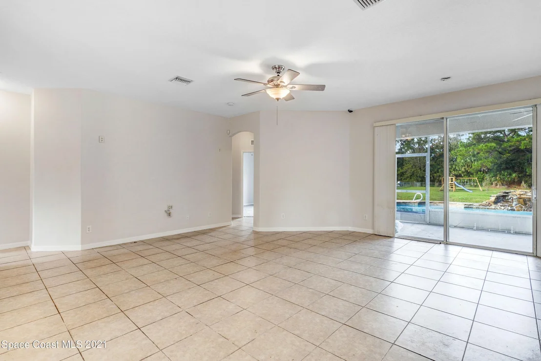 Photo of 5000 Banana Avenue