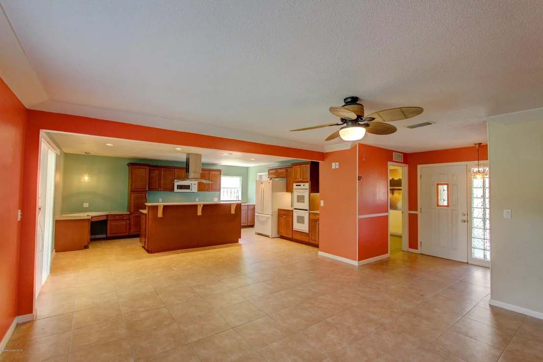 Photo of 913 Bluewater Drive
