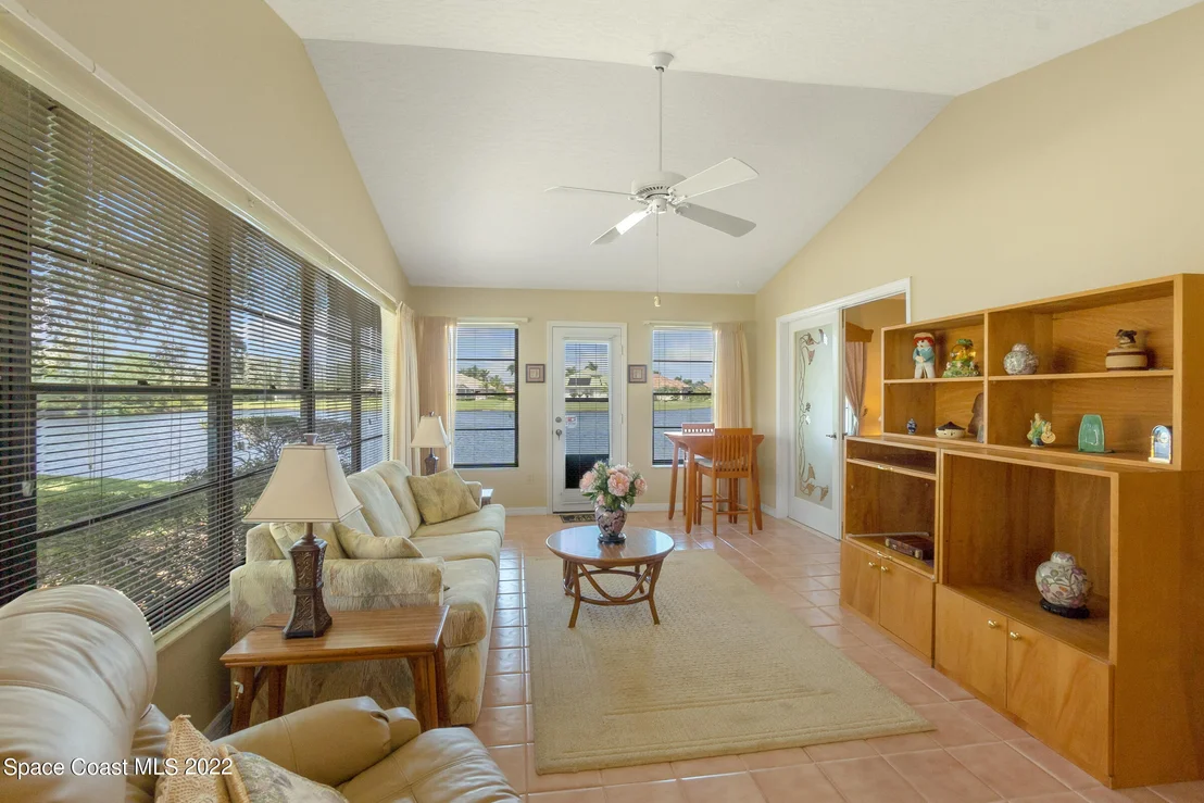 Photo of 914 Ridge Lake Drive