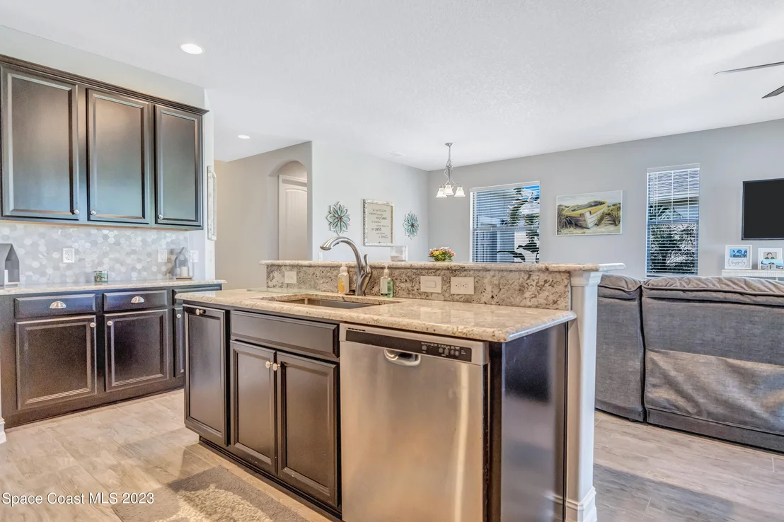 Photo of 7338 Bluemink Lane