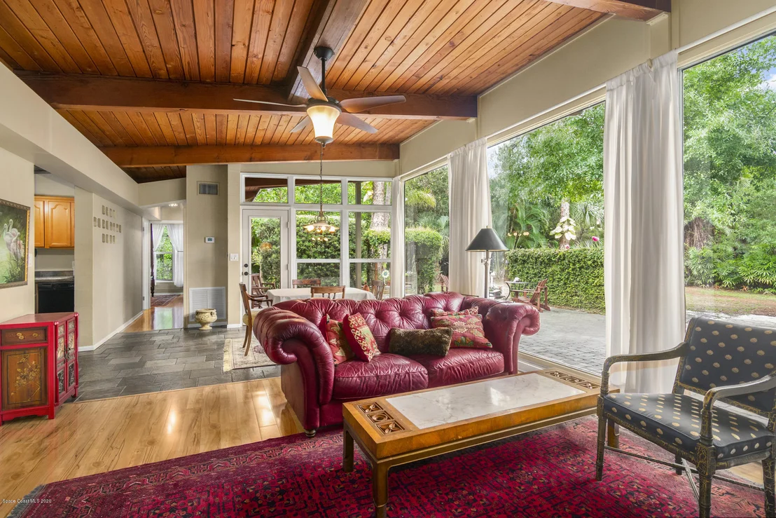Photo of 5880 Crane Road