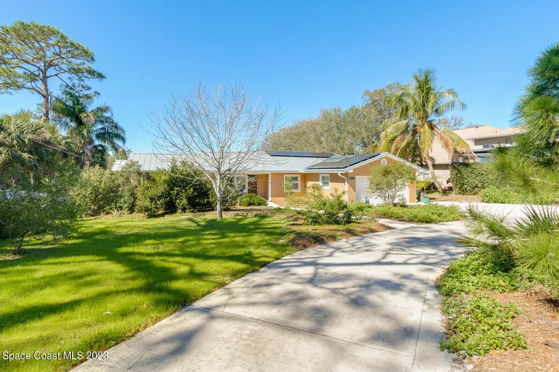 Photo of 844 W Whitmire Drive