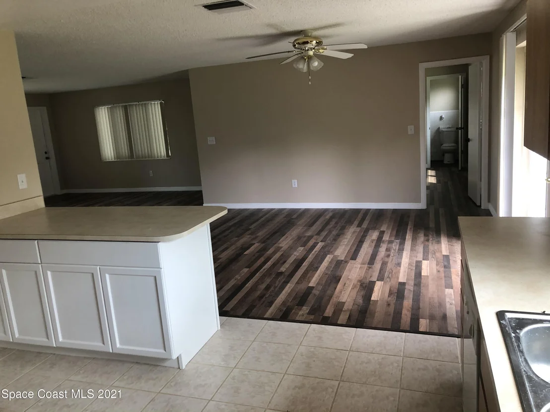 Photo of 6033 Palm Street