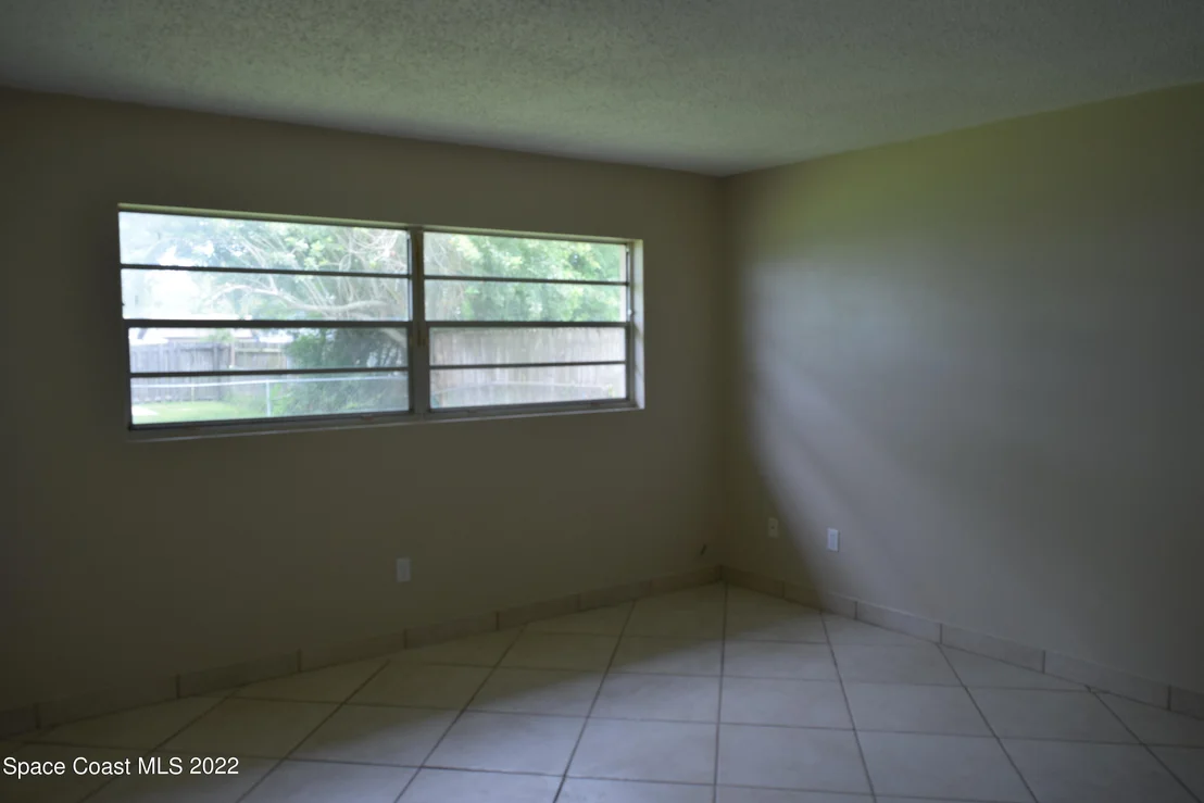 Photo of 771 Cobblestone Lane NE