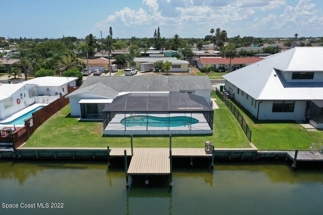 Photo of 453 Cardinal Drive