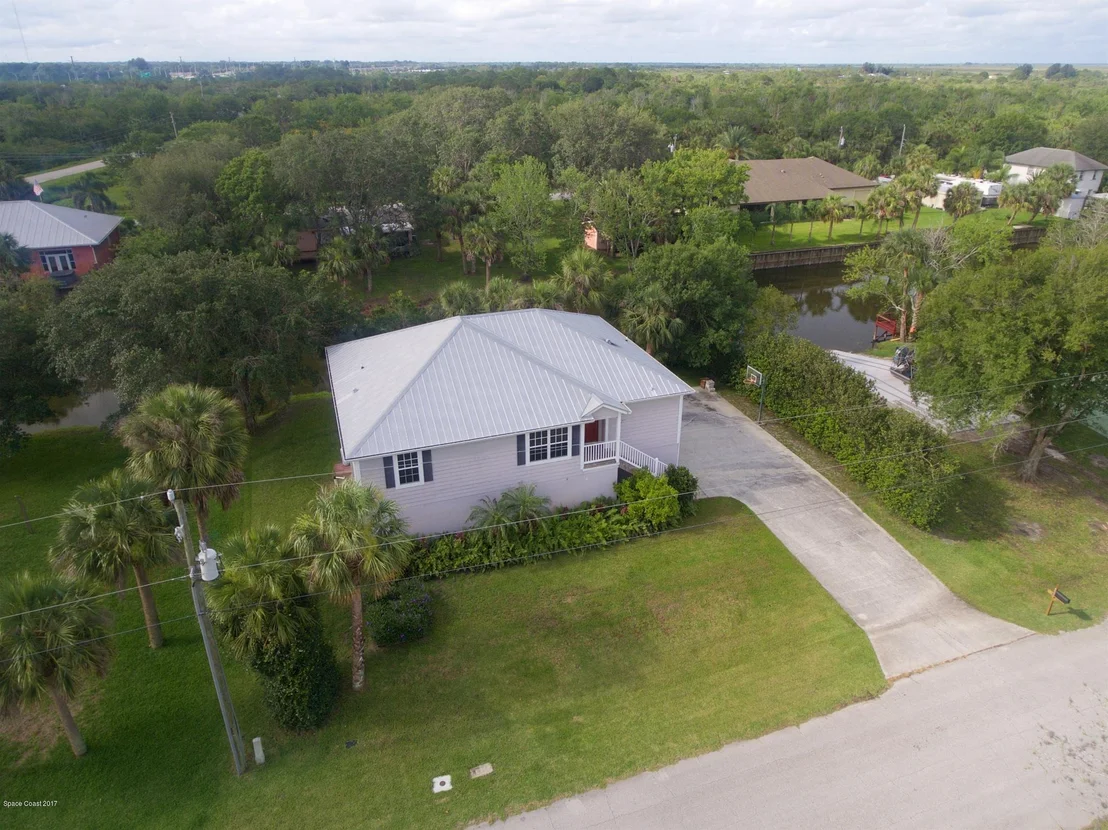 Photo of 4955 Evinrude Road