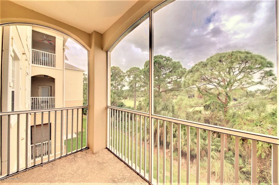 Photo of Unit 310 at 3848 Lexmark Lane