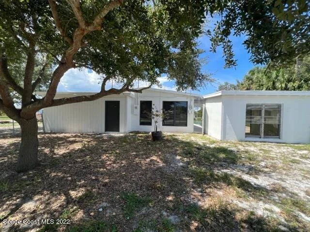 Photo of 865 Bianca Drive NE