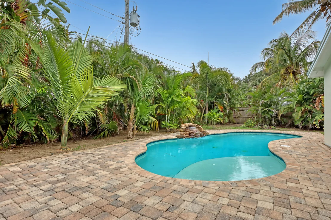 Photo of 355 Brewster Road