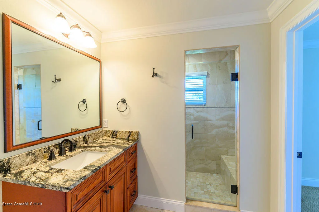 Photo of 3300 N Riverside Drive N