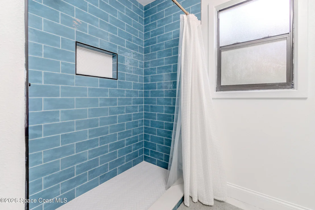 Photo of 5925 Riverside Drive