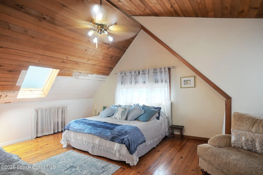Photo of 5875 Riverside Drive