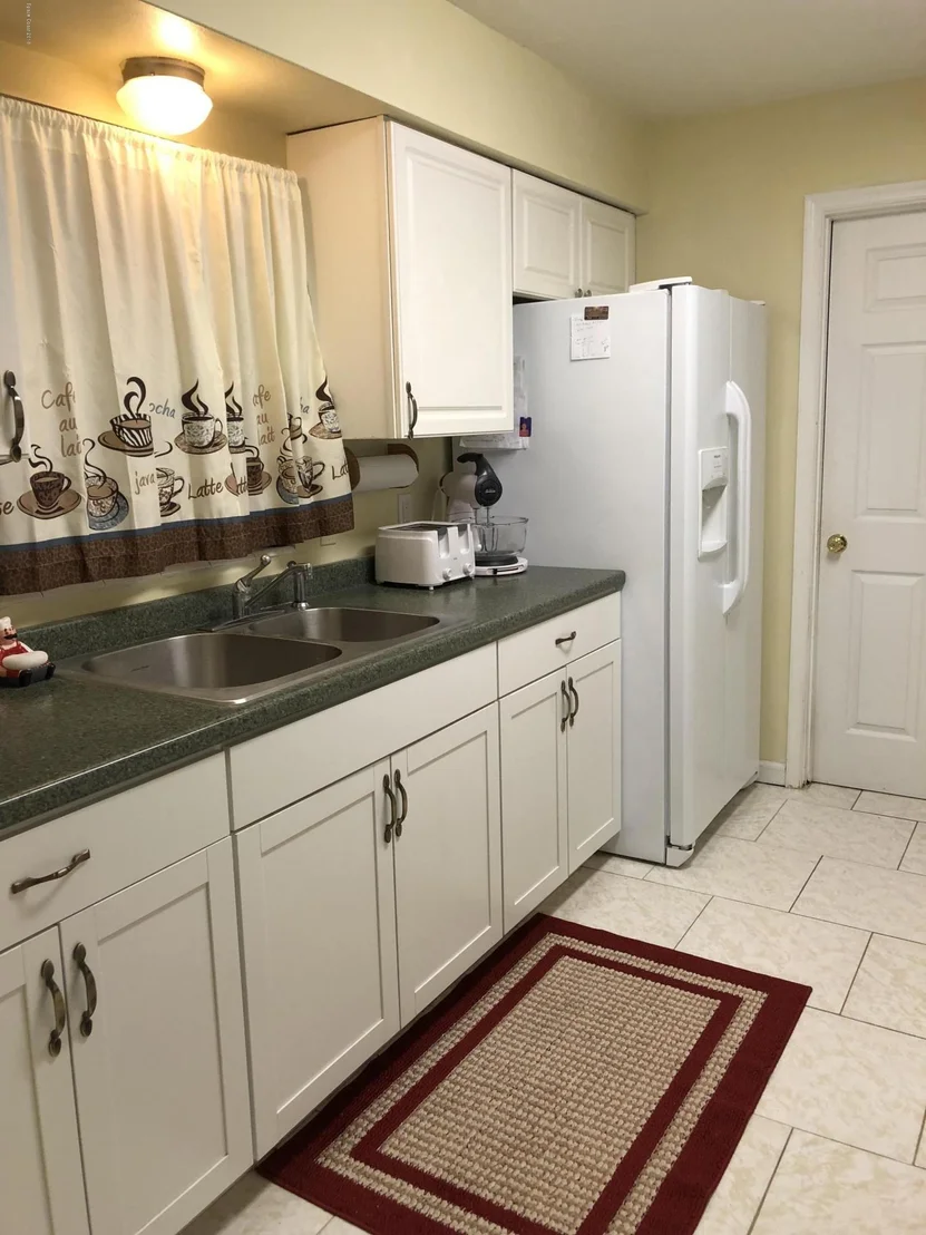 Photo of 976 Cardon Drive