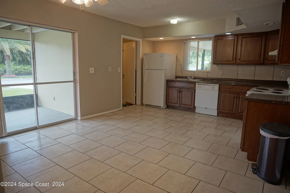 Photo of 971 Fulton Lane NE