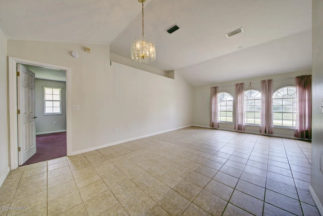 Photo of 307 SE Abello Road SE