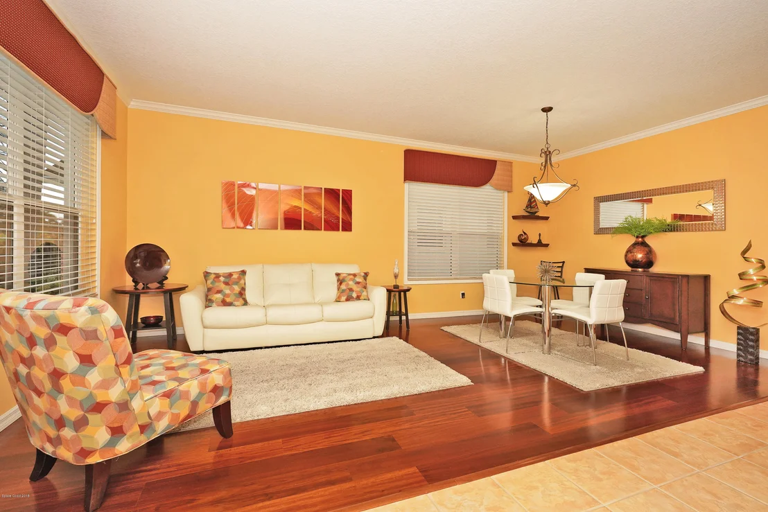 Photo of 4620 Portage