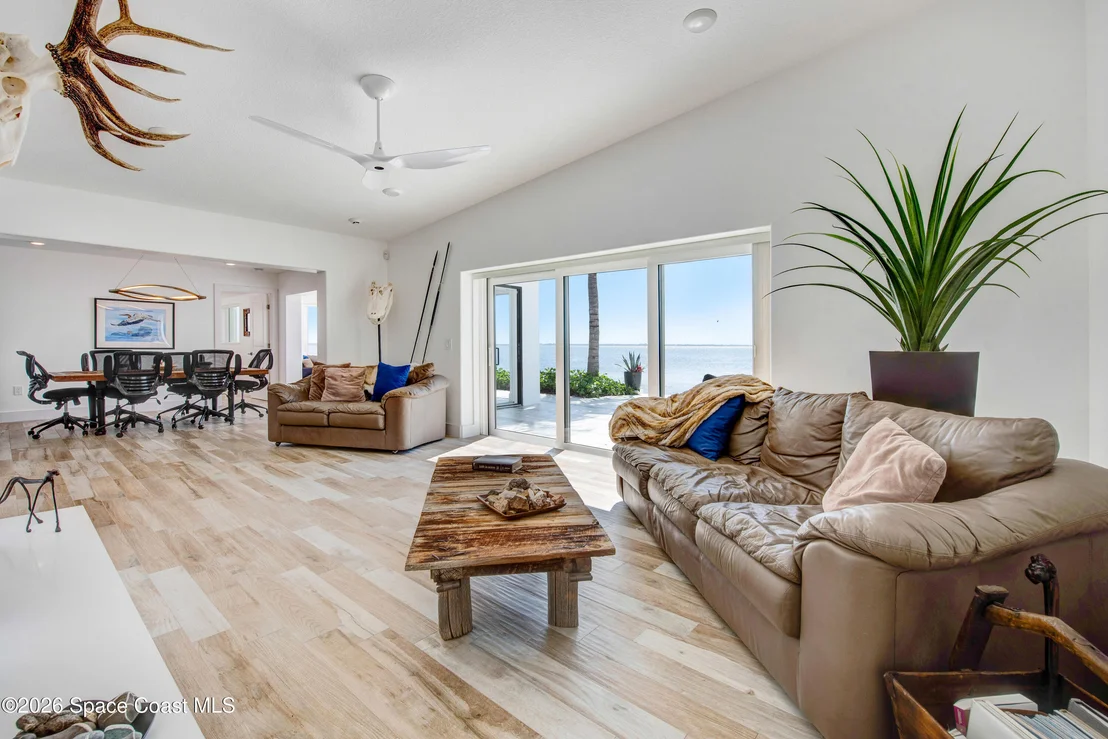Photo of 93 W Bay Drive