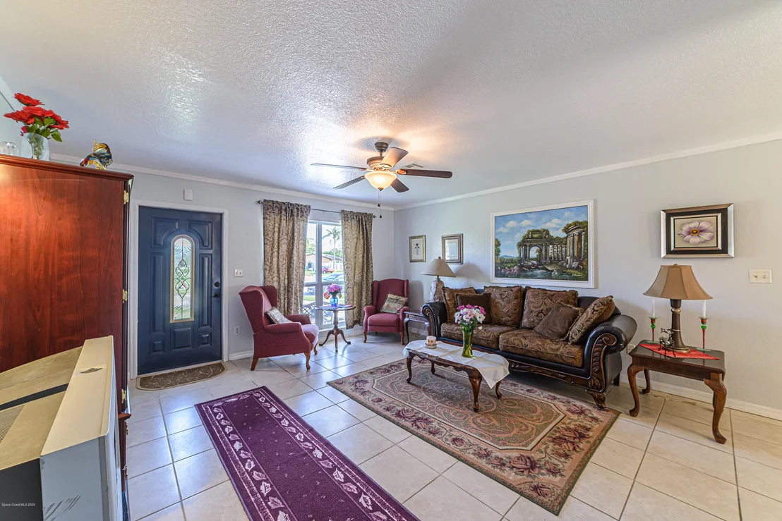 Photo of 1076 Eyerly Lane NE