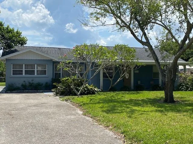 Photo of 837 Hawthorne Drive