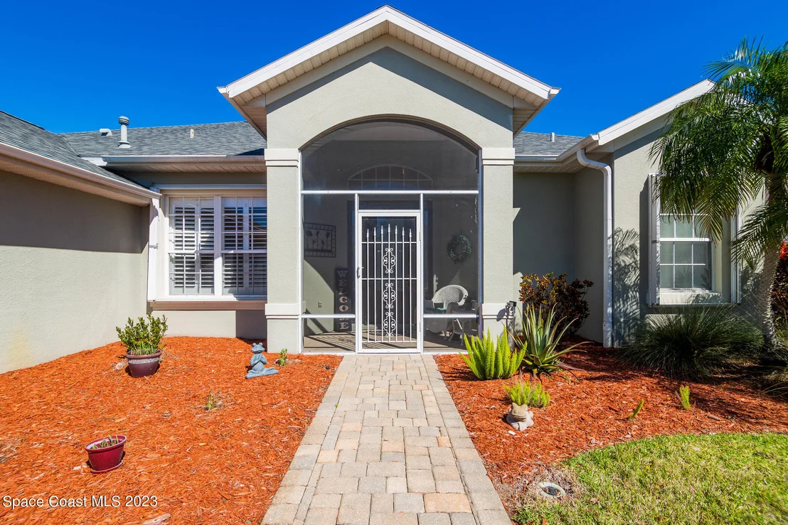 Photo of 2563 Canterbury Circle