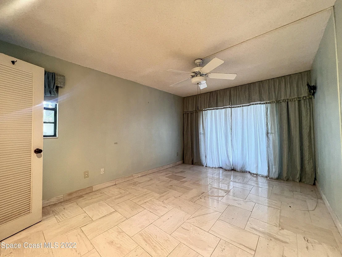 Photo of 825 Heron