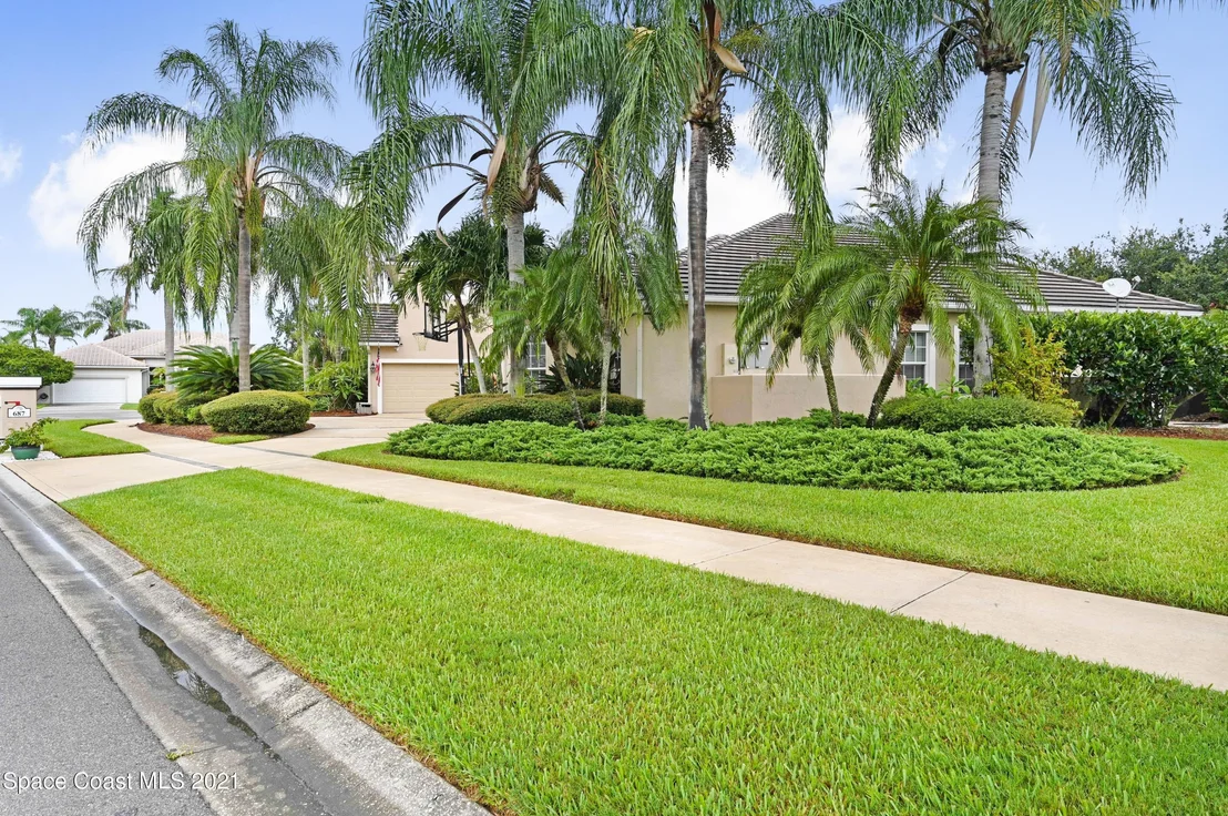 Photo of 687 Nicklaus Drive