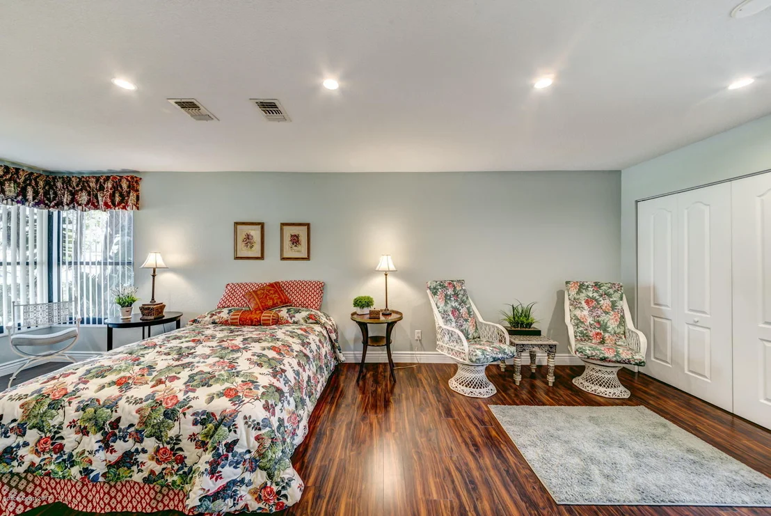 Photo of 1005 Daytona Drive NE
