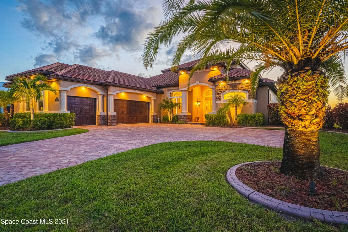 Photo of 8141 Barrosa Circle
