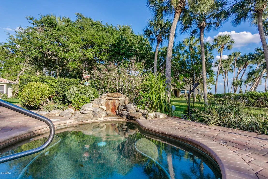 Photo of 290 Hammock Shore Drive