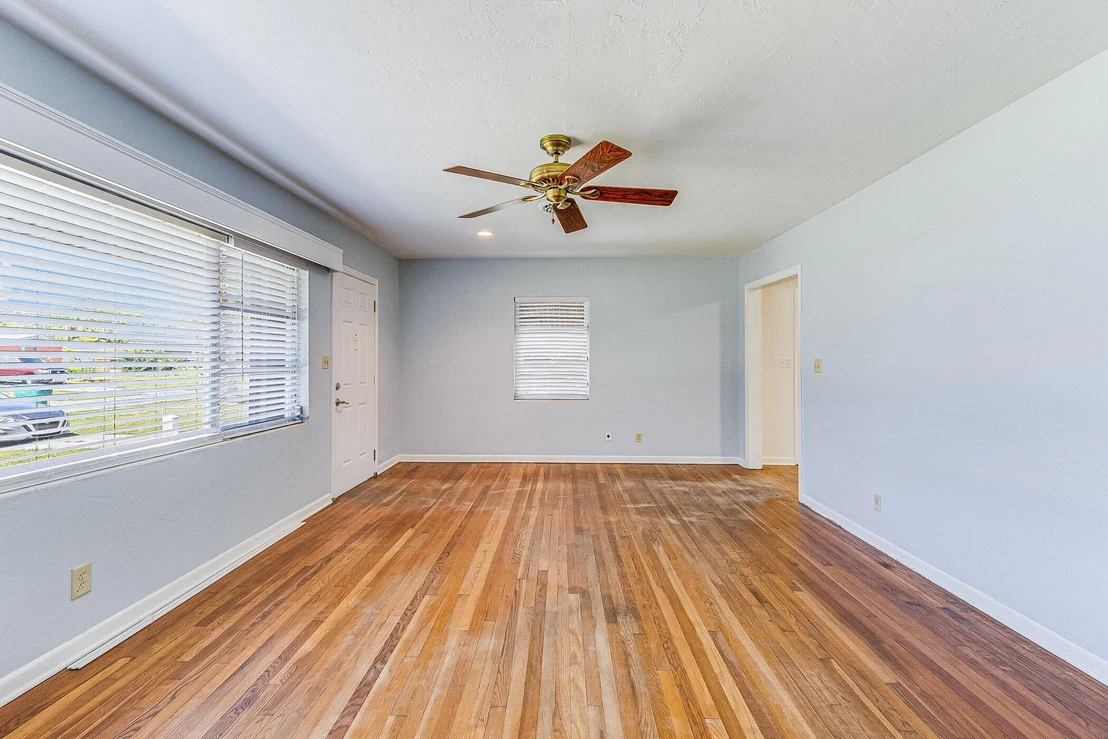 Photo of 114 Lagoon Avenue