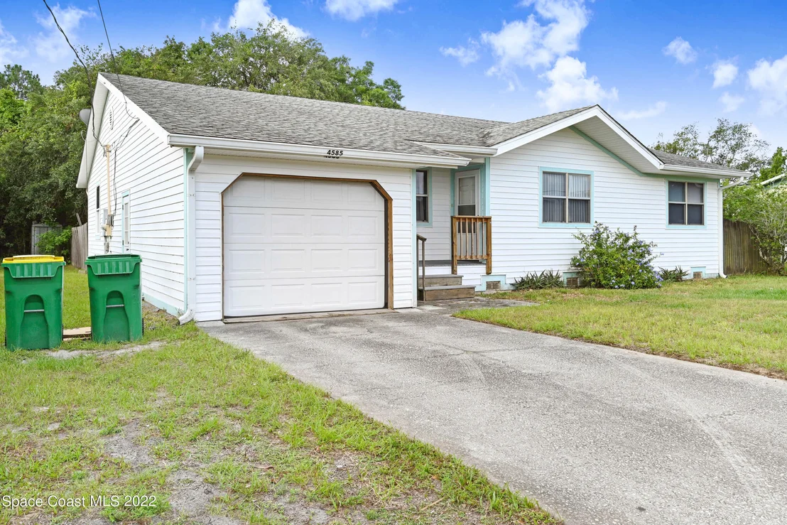 Photo of 4585 Robert Street