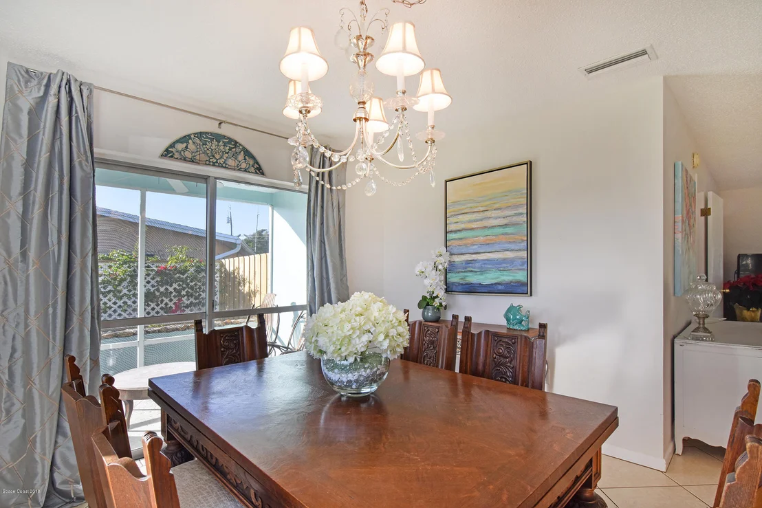 Photo of 385 Formosa Drive
