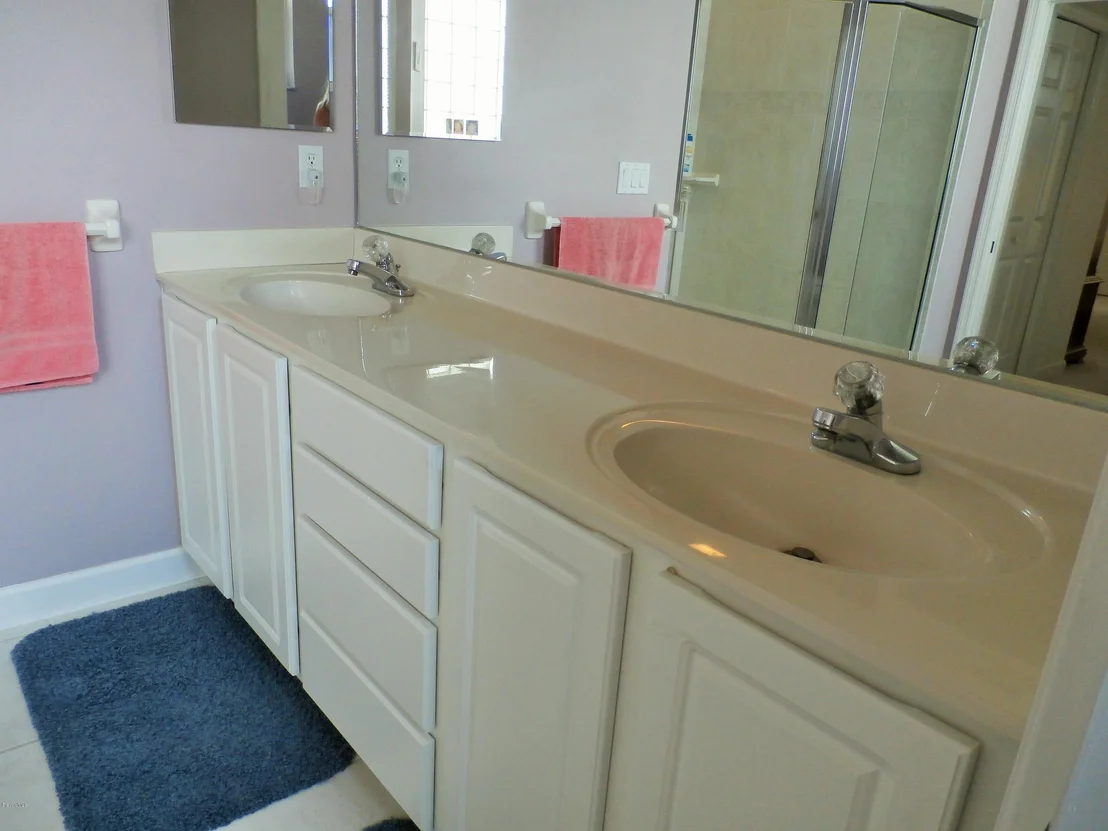 Photo of 4075 Lakeglen Drive