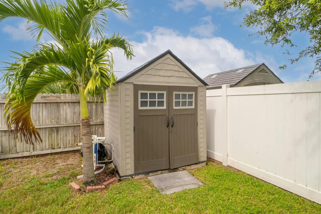 Photo of 552 Glenbrook Circle