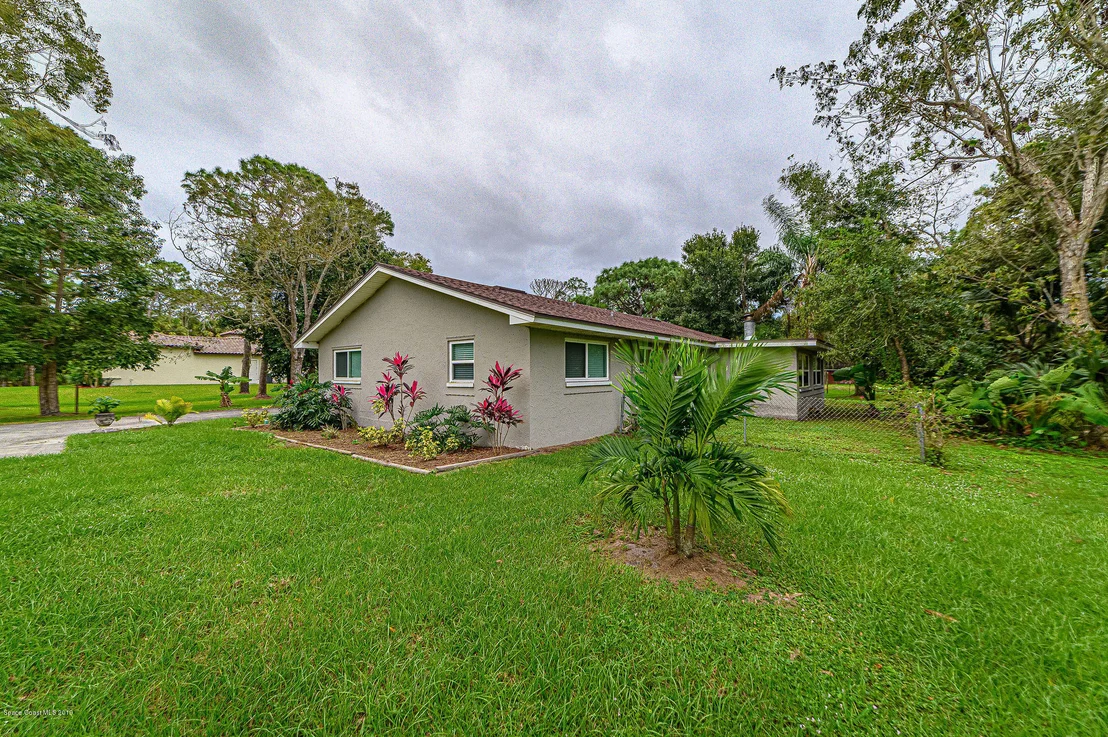 Photo of 3905 Lake Washington Road