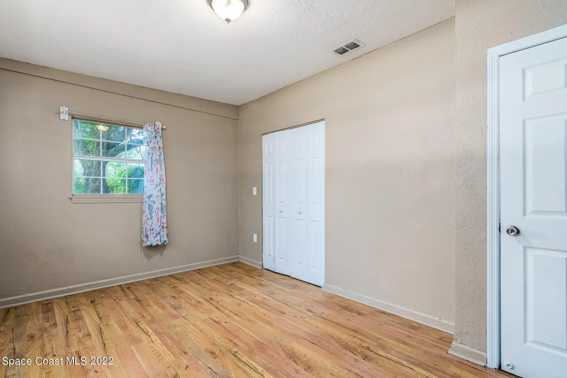 Photo of 1861 Trimble Road