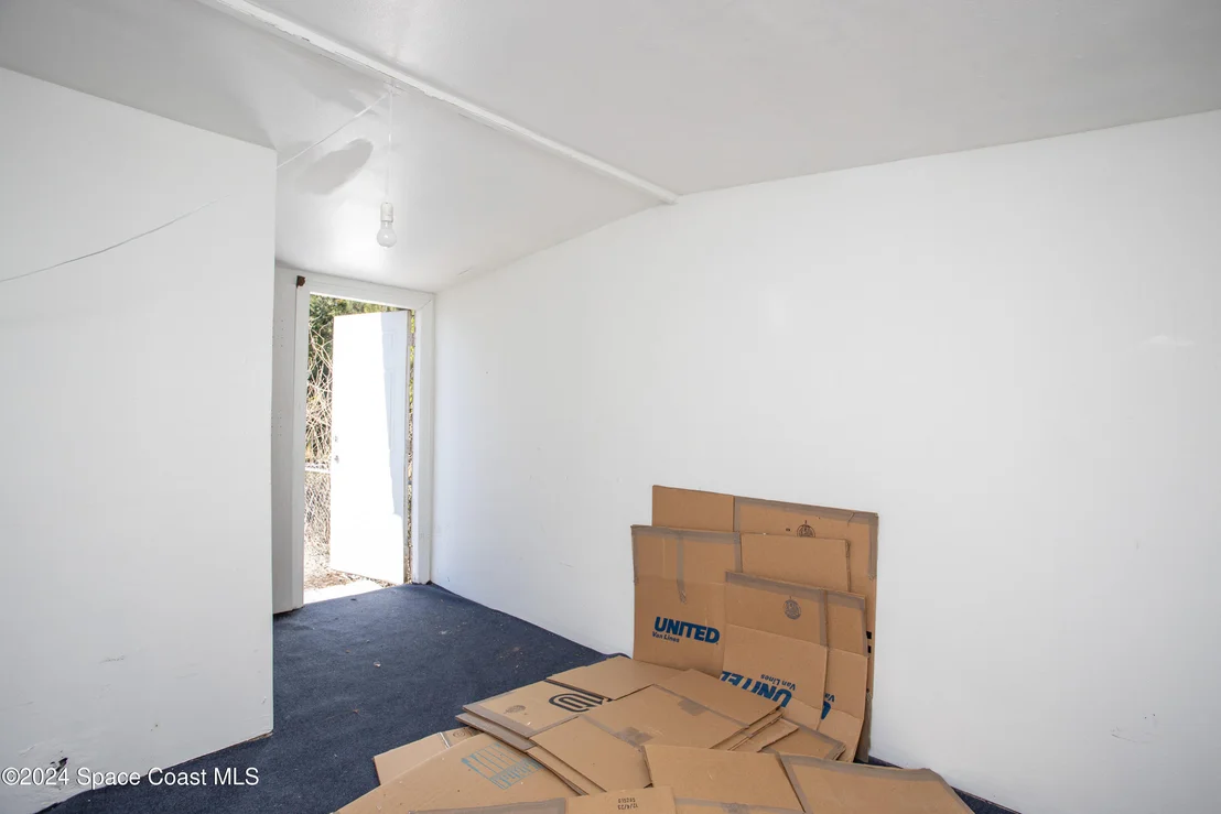 Photo of 1064 Cabot Drive NE