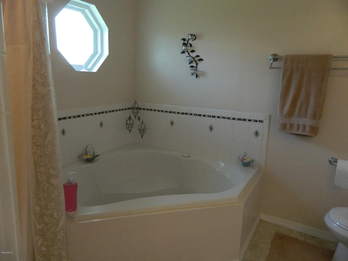 Photo of 6348 Leonard Avenue