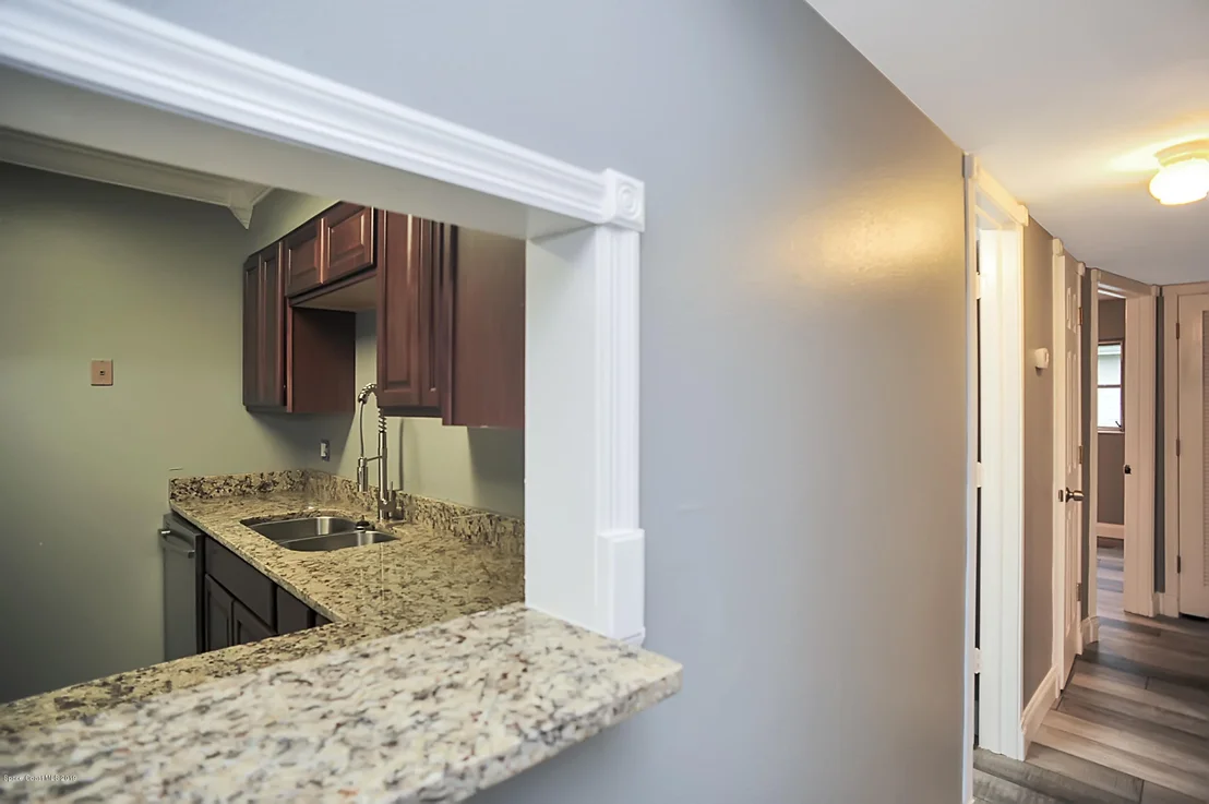 Photo of 1860 Oakwood Drive