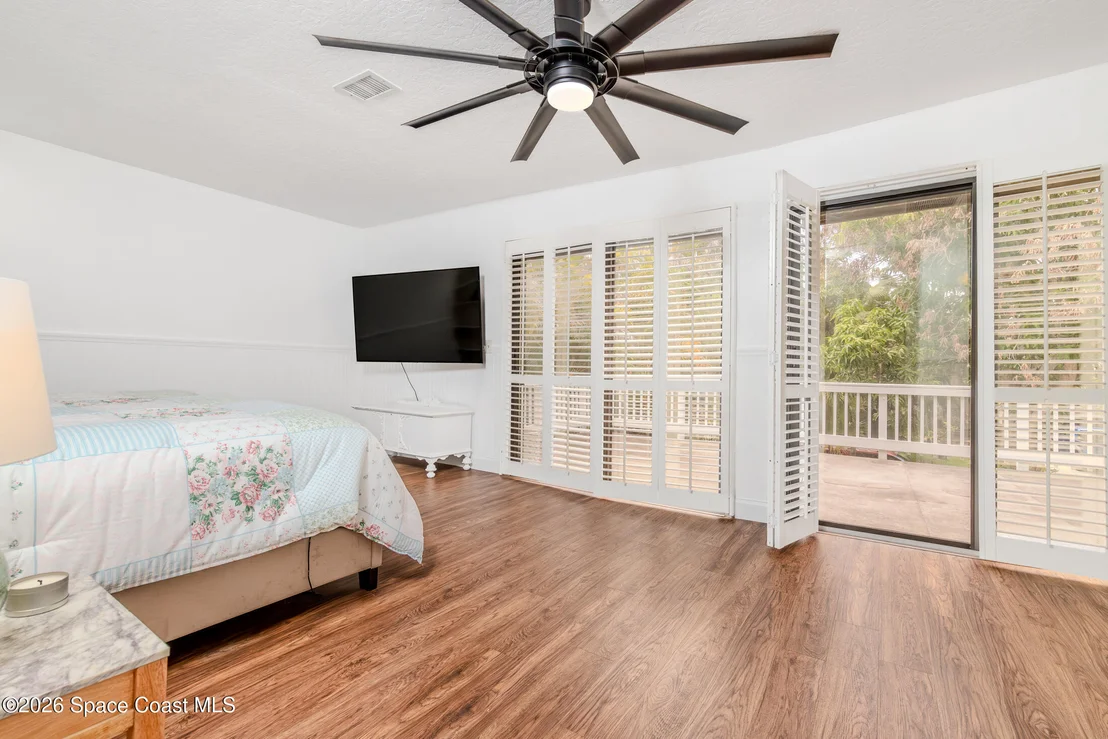 Photo of 5925 Riverside Drive