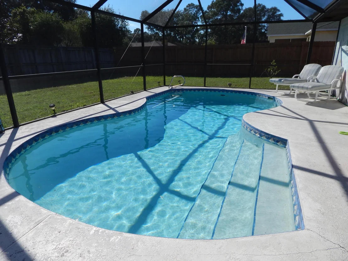 Photo of 7058 Bayfront Road