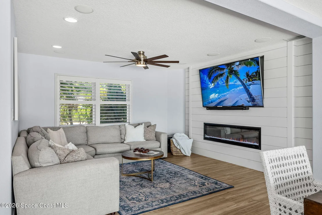 Photo of 417 Riverview Lane