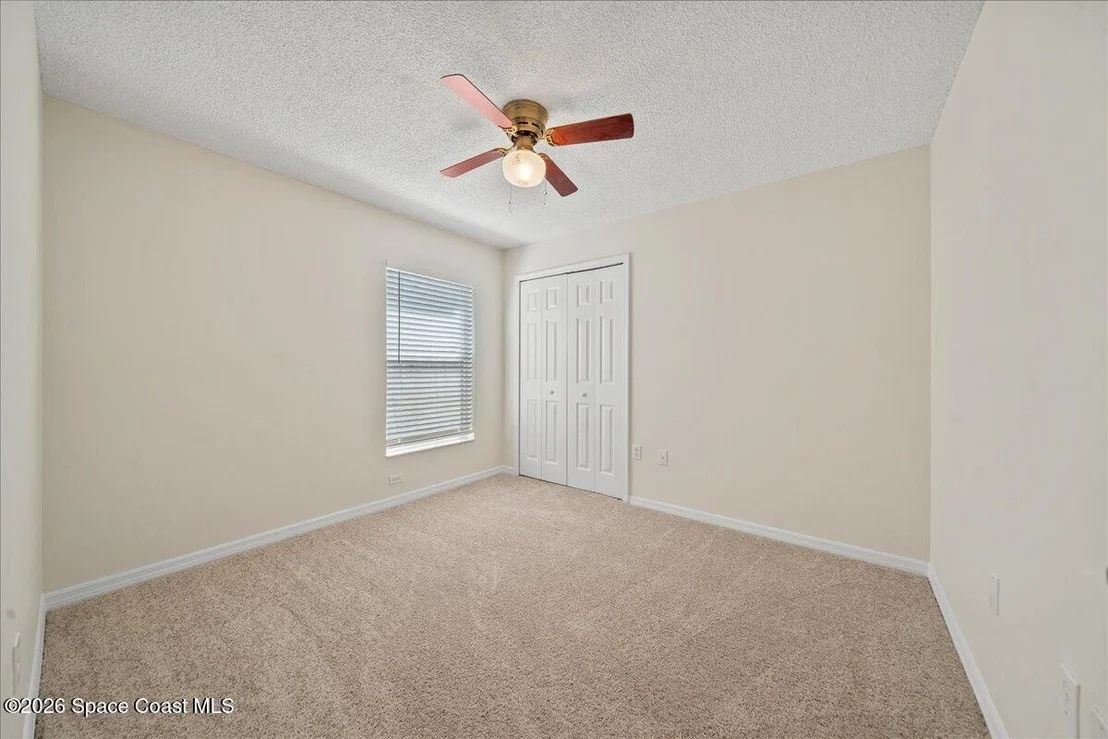 Photo of 1281 White Oak Circle