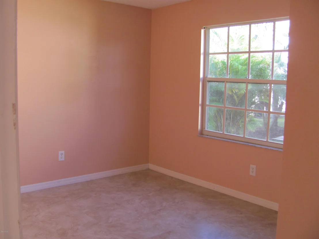 Photo of 835 NE Bracken