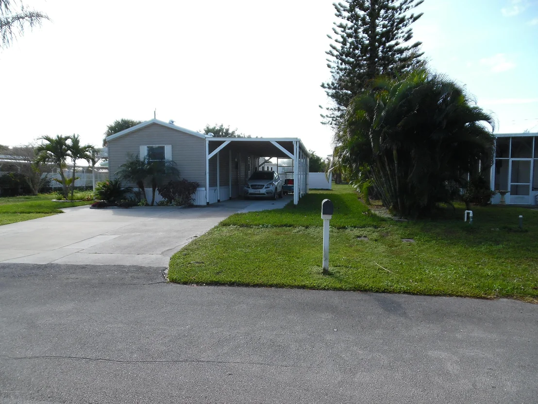 Photo of 327 Pineapple Street